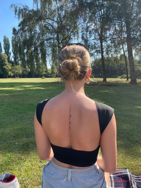 Women Small Tattoos Ideas Simple, No Rain No Flowers Spine Tattoo, Small Spine Tattoos For Women Simple, Spine Tattoo Stars, Back Tattoo Dainty, Spine Tattoo Simple, Aesthetic Tattoos For Women, Tattoos For Women Minimalist, Small Spine Tattoos