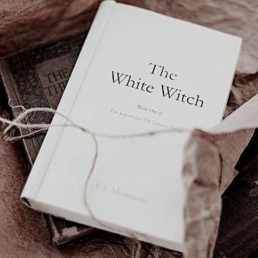 White Witchcraft Aesthetic, Blonde Witch Aesthetic, White Magic Aesthetic, White Witch Aesthetic, Types Of Witches, The White Witch, White Witch, Magic Aesthetic, Witch Magic