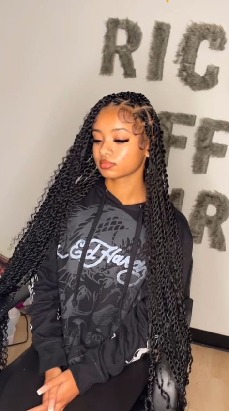 Side Part Twist, Twist With Curls, Long Cornrows, Future Hairstyles, Braided Hairstyles For Black Women Cornrows, Hair Twist, Box Braids Hairstyles For Black Women, Cute Braided Hairstyles, Braided Cornrow Hairstyles