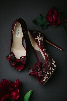 Dr Shoes, Lace Heels, Burgundy And Gold, Burgundy Wedding, Fabulous Shoes, Crazy Shoes, Pretty Shoes, Shoe Obsession, Suho