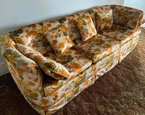 70s Couch, Printed Couch, Floral Couch, Convertible Sofa, Vintage Stuff, Furniture Styles, Beach House, Convertible, Jordan