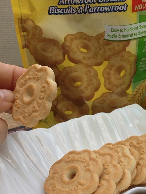 The Gerber Arrowroot Biscuit Makes a Great Easy Snack for Toddlers Arrowroot Cookies, Snack For Toddlers, Arrowroot Biscuits, Family World, Toddler Snacks, Cookie Recipe, Easy Snacks, Kids Meals, Cookie Recipes