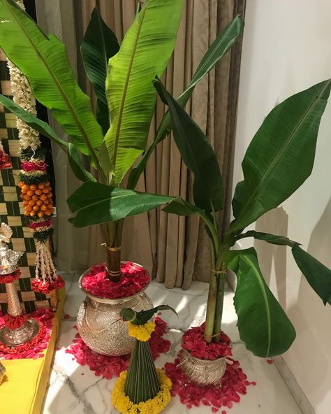 Lakshmi Puja Decoration At Home, Ugadi Decorations At Home, Puja Decoration At Home, Puja Decoration Ideas, Gauri Decoration, Puja Decoration, Puja Decor, Home Flower Decor, Janmashtami Decoration