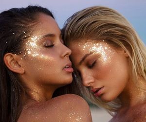 glitter glow| http://amykinz97.tumblr.com/  | https://instagram.com/amykinz97/ | Coachella Make-up, Glitter Carnaval, Coachella Makeup, Make Carnaval, Festival Make Up, Rave Makeup, Mermaid Makeup, Trendy Makeup, Festival Hair