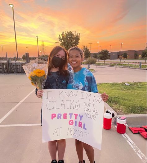 wlw homecoming proposal Girlfriend Promposal Ideas, Lesbian Hoco Proposal Ideas, Wlw Hoco Proposals, Wlw Promposal, Wlw Homecoming, Promposal Signs, Wlw Hoco, Promposal Ideas For Best Friends, Wlw Prom