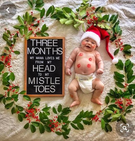 Baby Holiday Photos, Christmas Photo Ideas, Baby Christmas Photography, Christmas Baby Pictures, Baby Milestones Pictures, Baby Christmas Photos, Monthly Baby Pictures, Baby Milestone Photos, Monthly Baby Photos