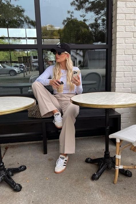 Flat Sneakers Outfit, Trousers And Sneakers Outfit, Elevated Menswear, Shoes With Wide Leg Pants, Grey Trousers Women, Trousers With Sneakers, Wide Leg Pants Outfit Casual, Tailored Pants Outfit, Trousers Outfit Casual