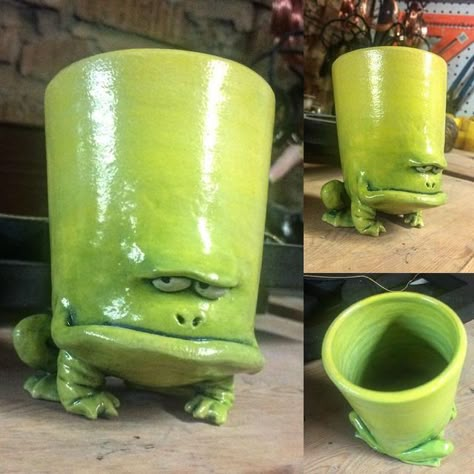 Frog Ceramics, Frog Cup, Frog Things, Froggy Stuff, Moss Rug, Frog House, Frog Stuff, Glass Frog, Frog Decor