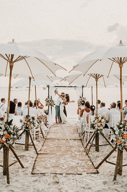 Beach Garden Wedding Ideas, Beach Civil Wedding Decoration, Beach Wedding Umbrellas, Wedding Ceremony On The Beach, Beach Wedding Inspiration Receptions, Beach Wedding Set Up, Beach Ceremony Ideas, Beach Ceremony Decor, Simple Beach Wedding Ideas