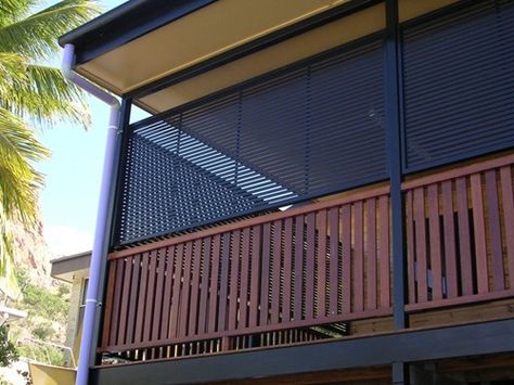 aluminium-privacy-screens-to-enclose-balcony Apartment Patio Privacy, Backyard Screen, Privacy Deck, Porch Privacy, Patio Plan, Balcony Screen, Enclosed Balcony, Balcony Shade, Clematis Armandii