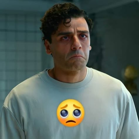 Oscar Isaac Reaction Pic, Oscar Isaac Pfp, Marc Spector, Mr Knight, Honest Reaction, Marvel Moon Knight, Photographie Portrait Inspiration, Oscar Isaac, Silly Images