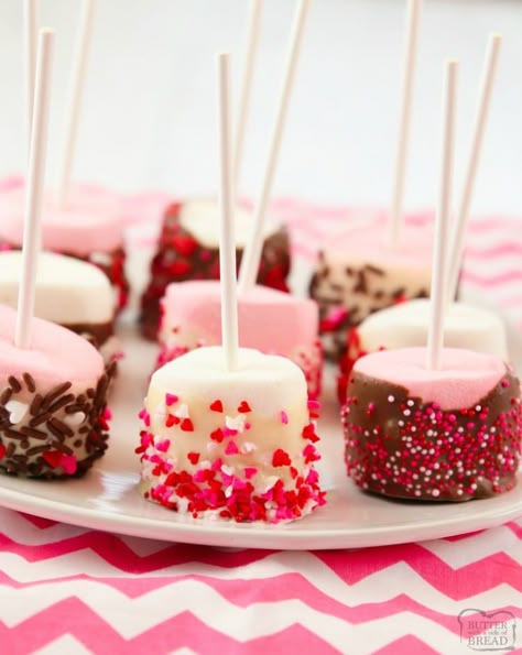 Easy Valentines Marshmallow Pops are the perfect last minute Valentines Day treats! Made fast with just 4 ingredients & great for kids. Marshmallows dipped in chocolate and covered in Valentines sprinkles. Valentines Marshmallow Pops, Chocolate Dipped Marshmallows, Marshmallow Dip, Pta Ideas, Chocolate Pops, Easy Valentines, Chocolate Covered Treats, Valentine Desserts, Marshmallow Pops