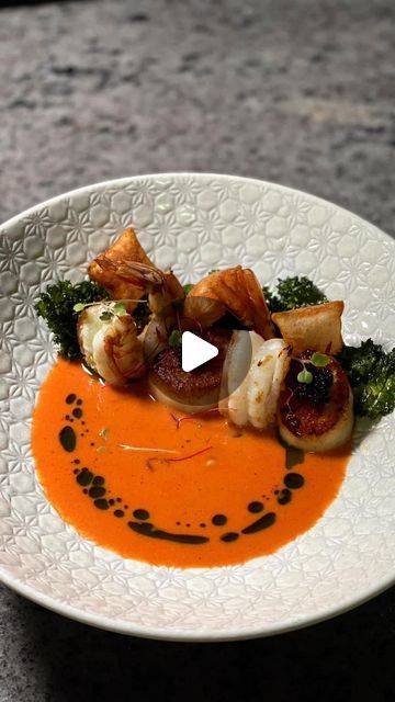 The Boujee Foodie on Instagram: "Prawn and Scallop Bisque, a substantial, comforting and hearty bowl to satisfy all seafood lovers like me! ♥️ 🦐 zero waste recipe   My full recipe for this lovely seafood soup 📝 https://gronda.link/ghsnH3H9vIb @gronda -🩵  Prawn  Scallop Leek Crispy Kale Pommes Soufflé  Caviar @belugacaviar_au  Herb Oil   This is a zero waste dish and the full recipe is available along with all other recipes on Gronda Pro for all my pro subscribers 🥰🩵  Zero Waste is always on my mind when I am cooking and has been the main reason I never run out of dishes to cook. All of my dishes have ingredients that are transformed into components of other dishes. I am an analytical person and I apply it to cooking through ration control, cost and repurposing all things that I create Scallop Bisque, Bisque Recipes, Dishes To Cook, Sushi Recipes Homemade, Crispy Kale, Prawn Dishes, Herb Oil, Bisque Soup, Prawn Recipes