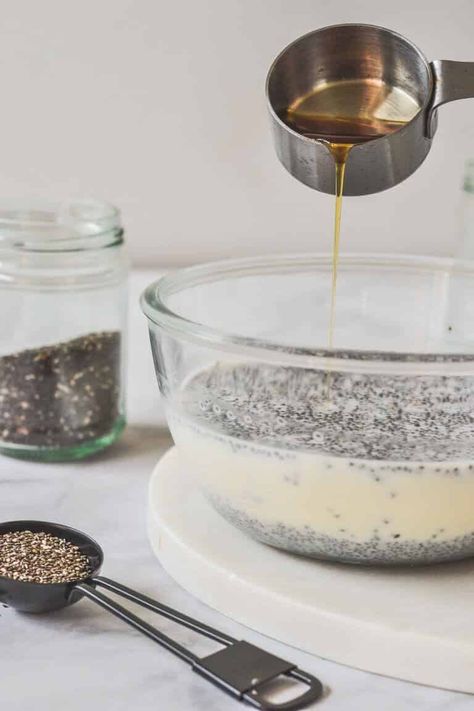 Vanilla Bean Chia Pudding Recipe - The Cooking Collective Vanilla Bean Recipe, Vanilla Bean Recipes, Vanilla Chia Pudding, Chia Pudding Recipe, Bean Recipe, Vanilla Bean Powder, Fruit Yogurt, Chia Pudding Recipes, Lunch Box Snacks