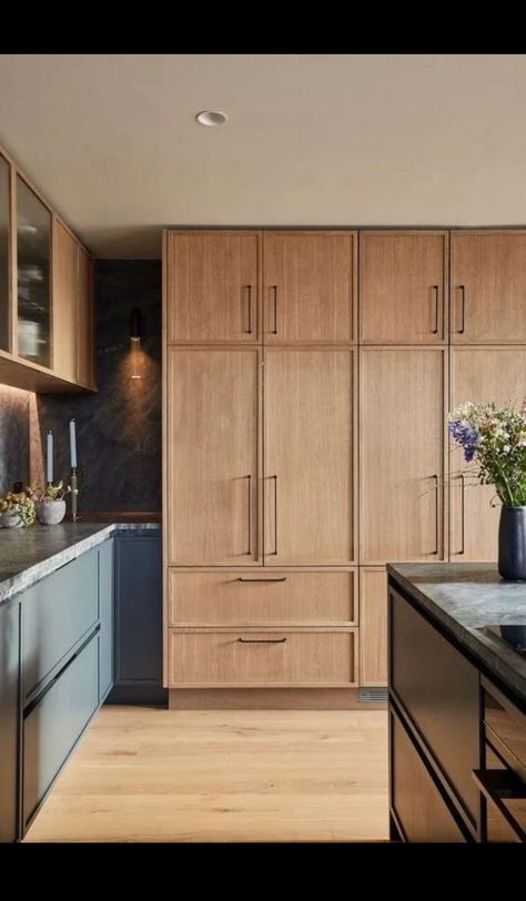 Full Overlay Flat Panel Cabinets, Flat Panel Wood Kitchen Cabinets, Wood Cabinets Painted Island, Kitchen With Stained Island, Oak Kitchen Cabinets Modern, Light Wood Kitchen Cabinets Modern, Wood Kitchen Cabinets Modern, Natural Oak Kitchen Cabinets, Wood Shaker Kitchen Cabinets