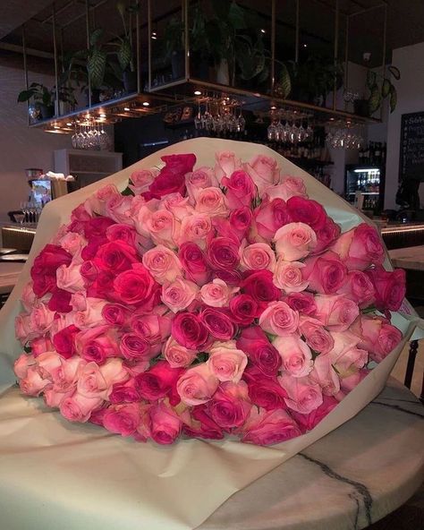 Rosen Box, Luxury Flower Bouquets, Boquette Flowers, Nothing But Flowers, Flowers Bouquet Gift, Flower Therapy, Beautiful Bouquet Of Flowers, Luxury Flowers, Beautiful Bouquet