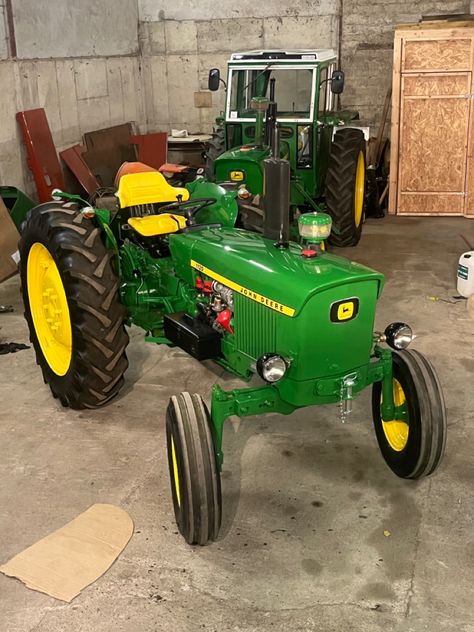 Farming Land, Agriculture Photos, John Deere Tractors Farms, Tractor Pictures, Tractor Idea, Jd Tractors, Classic Tractor, Waterfalls Backyard, Vintage Tractors