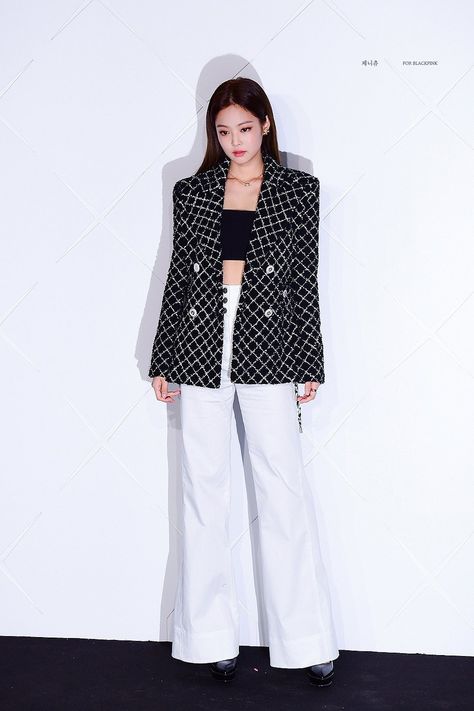 Jennie Chanel Outfit, Chanel Blazer, Jennie Chanel, Chanel Outfit, Elegante Casual, Event Outfit, Looks Chic, Kpop Fashion Outfits, Blackpink Fashion