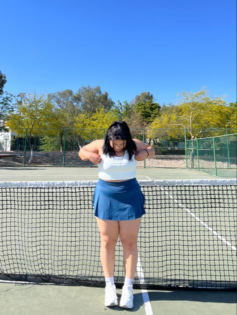 Tennis Skirt Outfit Plus Size, Plus Size Tennis Skirt, Outfit Sporty, Tennis Skirt Outfit, Tennis Outfit, Big Girl Fashion, Cute Comfy Outfits, Simple Trendy Outfits, Tennis Clothes