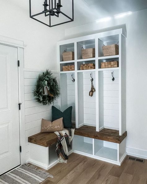 Mudroom Ideas Entryway Corner, Mud Room Corner, Small Mud Room Ideas Entryway Garage, Alcove Mudroom, Diy Mudroom Bench Plans, Entryway Corner, Mudroom Shoe Storage, Mudroom Storage Ideas, Mudd Room