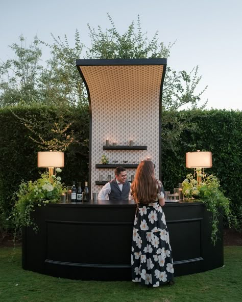 This sleek and modern black bar is the ultimate favorite for corporate events! 🖤✨ Designed to impress, it’s the perfect centerpiece for any professional gathering. Where will you host your next event? #HensleyEventResources #eventproductions #eventplanning #weddingday #eventplanner #eventdesign #pavilions #weddingphotography #eventinnovation #design #california #luxurylifestyle #party #eventdecor #colorpalette #money #rosewood #tent #furniture #frame #trends #napawedding #weddingtrends #corp... Bars For Wedding Reception, Popcorn Stand Wedding, Bar Backdrop Design, Mobile Bar Branding, Micro Event Space, Cocktail Hour Set Up, Corporate Cocktail Event, Cocktail Station Party, Event Bar Design