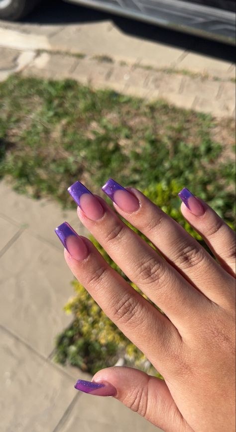 Dark Purple Prom Nails Acrylics, Sparkly Purple French Tip Nails, Dark Purple French Tips, Purple Chrome French Tip Nails, Purple Glitter French Tip Nails, Dark Purple French Tip Nails, Purple Square Nails, Purple French Nails, Purple French Tip Nails