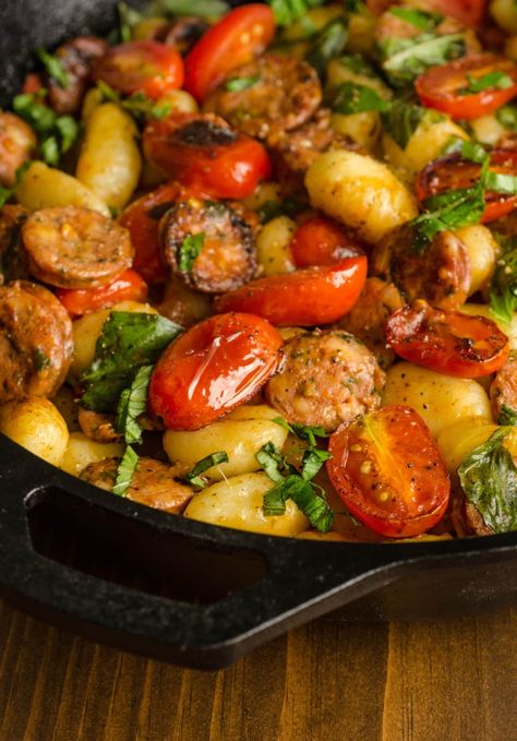 Recipe: Gnocchi Skillet with Chicken Sausage & Tomatoes | Kitchn Aphrodisiac Recipes, Romantic Food, Romantic Recipes, Tomatoes Dinner, Tomatoes Recipes, American Foods, Italian Party, Summer Foods, Diner Recept