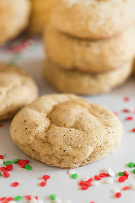 Eggnog Snickerdoodles Eggnog Snickerdoodles, Eggnog Cookies, Bourbon Pecan Pie, Snickerdoodle Cookies, Sugar Cookie Bars, Cookie Bar Recipes, Snickerdoodles, Pecan Pie, Cookie Desserts