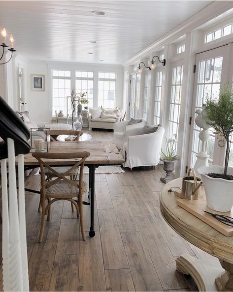 Farmhouse Sunroom, Farmhouse Floor Plans, Sunroom Designs, Sunrooms, French Farmhouse, Country Farmhouse Decor, Farmhouse Plans, Tiny Living, French Country Decorating