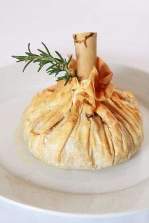 Lamb Shank Pie, Fancy Plates, Lamb Shank Recipe, Trim Healthy Recipes, Welsh Recipes, Lamb Shank, Bistro Food, Wine Dinner, Lamb Shanks