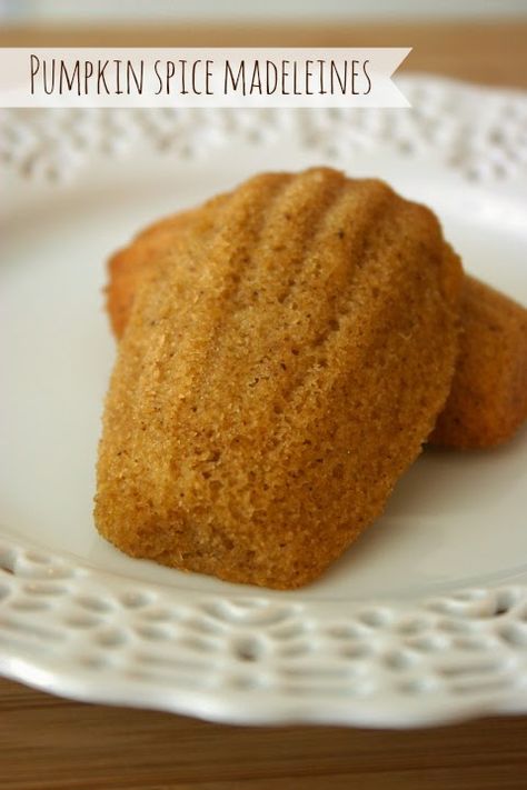 Madeline Cookies Recipe, Madelines Recipe, French Madeleines, Cake Texture, Madeline Cookies, Madeleine Recipe, French Cookies, Pumpkin Spice Cookies, Spice Cookies