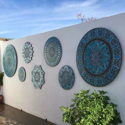 Mural Tiles Ceramic Wall Art, Mural Art Ceramic, Garden Wall Decor Outdoor, Mandala Wall Art Murals, Diy Living Wall, Mosaic Tile Wall Art, Ceramic Mandala, Mandala Tiles, Ceramic Mural