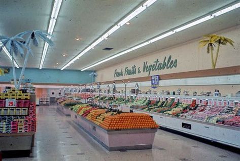 Retro Places, Vintage Supermarket, Old English Manor, Supermarket Sweep, Vintage Grocery, Grocery Supermarket, Station Service, Messy Nessy Chic, Store Layout