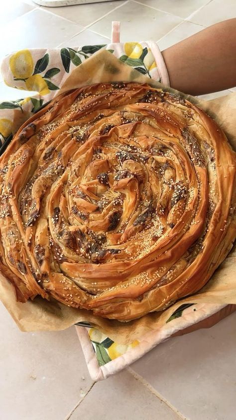 Tiropita is a traditional Greek pie made with cheese and Fillo Pastry. We have used feta cheese to make this tiropita recipe however you can use any cheese you enjoy. Watch how we crinkle the Fillo Pastry and fold it to form a Fillo Crinkle Pie in a beautiful rose formation. This is a great dinner recipe or lunch recipe that cheeselovers will love! Feta Cheese Recipes Healthy, Crinkle Pie, Tiropita Recipe, Filo Pastry Recipes Savoury, Greek Pie, Filo Pastry Recipes, Phyllo Recipes, Pasta Fillo, Cheese Pastry