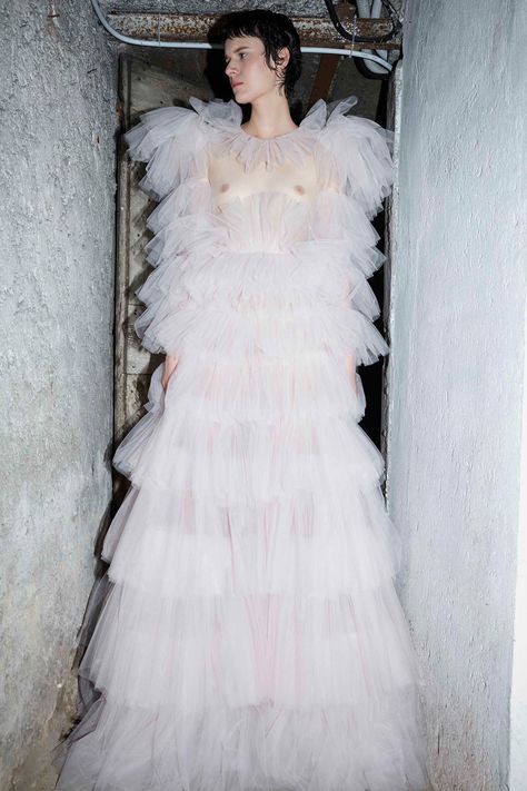 Maison Francesco Scognamiglio Fall 2019 Couture Collection - Vogue Francesco Scognamiglio, 2019 Couture, Sophia Loren, Brigitte Bardot, White Wedding Dresses, Fashion Show Collection, Vogue Paris, Casual Street Style, Couture Collection