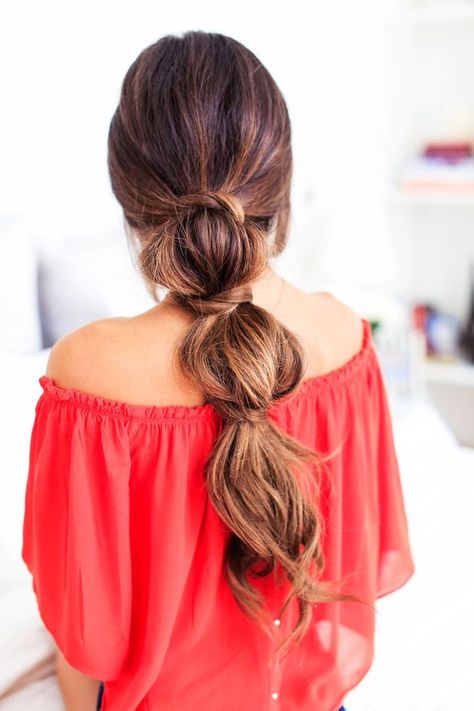 Give second-day hair the volume it deserves with this simple pony. Secure hair into a low ponytail with an elastic. Three inches down from that elastic, tie another and hide it with a small section of hair. Repeat once or twice more depending on the length of your hair. Lazy Girl Hairstyles, Luxy Hair Extensions, Lazy Hairstyles, Luxy Hair, A Ponytail, Hair Blog, Ponytail Hairstyles, Gorgeous Hair, Pretty Hairstyles