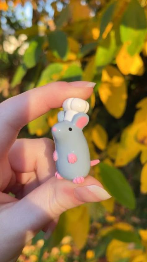 Micro Clay Animals, Air Dry Clay Projects Animals, Cute Clay Creatures, Mini Air Dry Clay Ideas, Clay Monsters Cute, Clay Animal Ideas, Clay Ideas Animals, Mini Clay Animals, Small Clay Animals