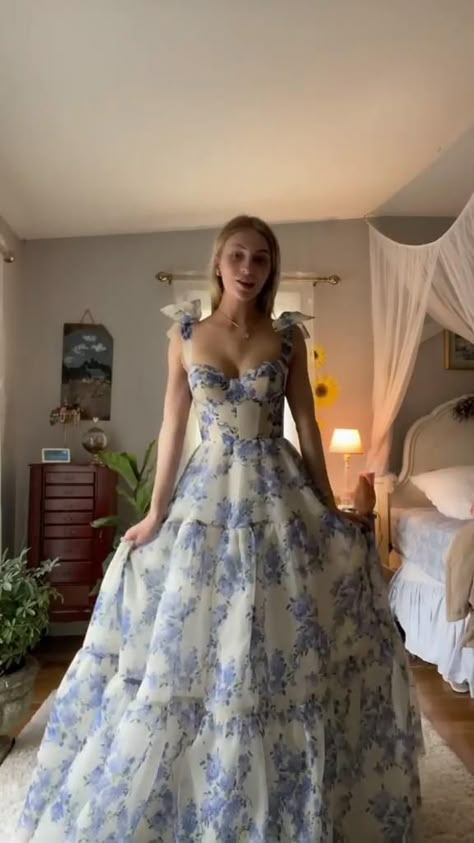 Floral Print Chiffon, Prom Dress Inspiration, Fairytale Dress, Prom Formal, Grad Dresses, Dresses Short, Long Prom Dress, Evening Dresses Prom, Looks Vintage