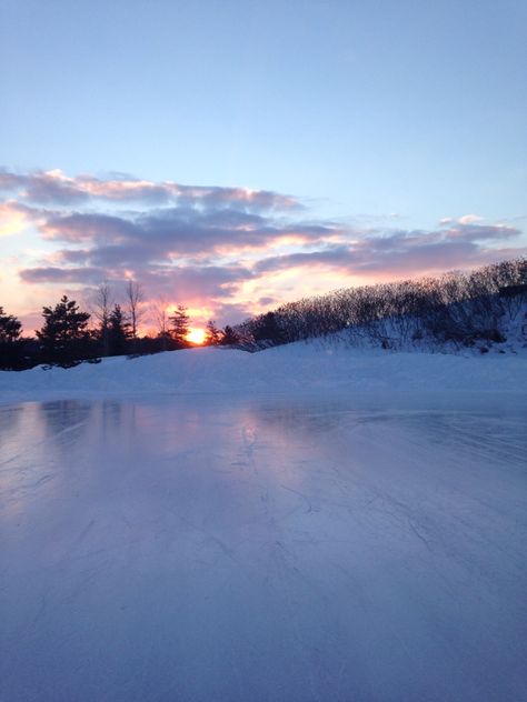 Outdoor Ice Rink, Outdoor Rink, Sore Eyes, Cute Christmas Wallpaper, Ice Rink, Snow Ice, Winter Vibes, Winter Scenery, Snow And Ice