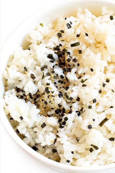 Learn How to Make the Best Easy Homemade Sushi Rice! Japanese Sushi rice is the key to making your sushi rolls truly special! You’ll be whipping up perfectly fluffy, sticky, and tasty rice in no time! Simple Asian Recipes, Japanese Sushi Rice, Sushi Rice Recipe, Make Sushi Rice, Sushi Rice Recipes, Chef Savvy, Make Sushi, Seasoned Rice Vinegar, Homemade Sushi