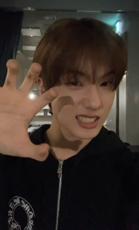 Park Jisung Cute, Jisung Nct Boyfriend Material, Jisung Boyfriend Material, Jisung Selca, Nct Dream Jisung, Jisung Park, Nct Jisung, Park Jisung Nct, Andy Park