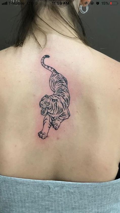 Tiger Tattoo Back, Lion Shoulder Tattoo, Blade Tattoo, Shoulder Blade Tattoo, L Tattoo, Petite Tattoos, Back Of Shoulder Tattoo, Shoulder Tattoos For Women, Nail Tattoo