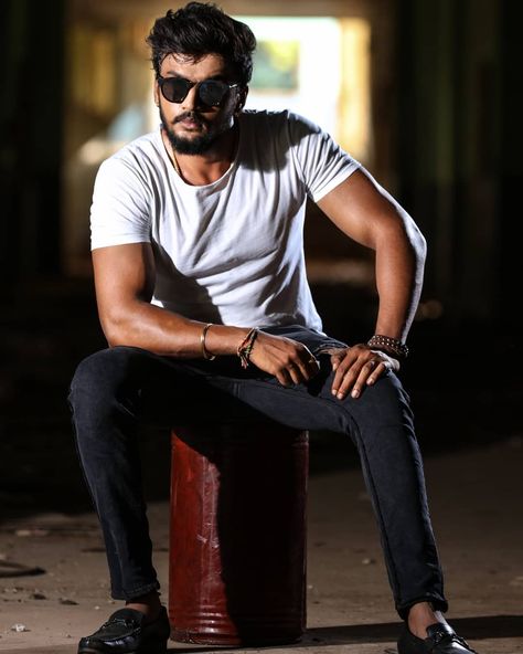 Dhanveer Gowda Photos Hd, Dhanveer Gowda, Allu Arjun Wallpapers, Boys Attitude, Cute Couples Photography, Background Images Wallpapers, Keyword Research, Actor Picture, Love Couple Photo