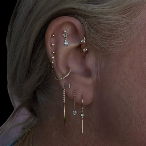 Minimalist Ear Piercings, Constellation Piercings, Unique Ear Piercings, Piercings Jewelry, Ear Peircings, Cool Ear Piercings, Pretty Ear Piercings, Cute Ear Piercings, Cool Piercings