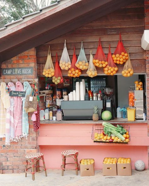 Sitchu Sydney on Instagram: “Sitting pretty on Camp Cove beach is the colourful @campcovekiosk. 💗⁠ ⁠ It's the perfect spot to grab a bite post-swim or a drink to cool…” Surf Food, Beach Bar Ideas, Beachside Cafe, Beach Juice Bar, Beachy Smoothie Shop, Beach Food Truck, Beach Kiosk, Fruit Stand Aesthetic Beach, Taco Shack