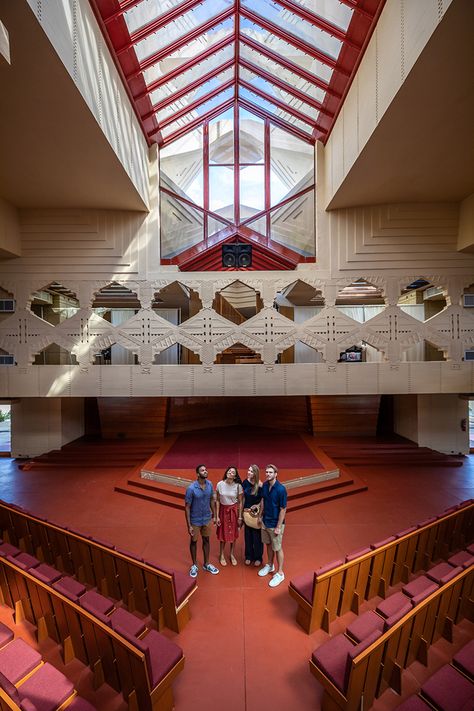 Florida Southern College in Lakeland, home to the largest one-site collection of Frank Lloyd Wright architecture in the world, is in the top 20 most beautiful college campuses in the country, and the MOST beautiful college campus in Florida! Lloyd Wright Architecture, Florida Southern College, Frank Lloyd Wright Architecture, Frank Lloyd Wright Buildings, Aesthetic Dream, Frank Lloyd Wright Homes, Lakeland Florida, Indoor Play Areas, Build A Fort