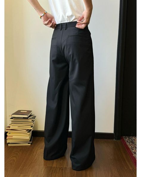 Nine Drape Pleated Trousers • Discover Trending Men's Fashion From Asia • Collection: Nine's Closet . . #koreanfashion #streetwear #outfitidea #styleinspo #mensfashion Trouser Ideas, Trousers Outfit Men, Korean Pants, Normcore Fashion, Concept Clothing, Mens Trendy Outfits, Mens Outfit Inspiration, Brown Outfit, Korean Casual