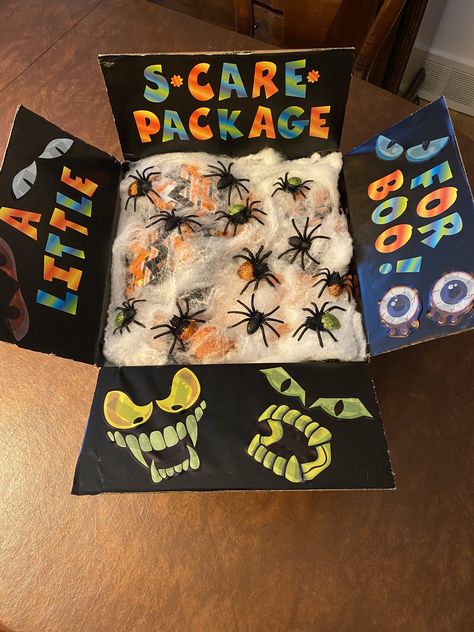 Spooky Care Package, College Halloween Care Package, Boo Box Ideas For Boyfriend, Halloween College Care Package Ideas, Halloween Care Package College, Halloween Care Package Ideas, Diy Relationship Gifts, College Gift Boxes, Care Package Decorating