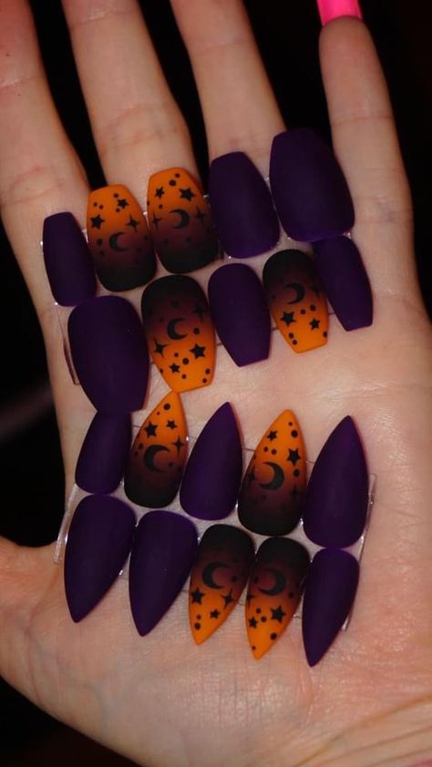 October Nails Halloween Purple, Halloween Nail Stiletto, Dark Purple And Orange Nails, Purple Orange Halloween Nails, Halloween Nail Purple, Stiletto Nails Fall Colors, Purple Orange Black Nails, Halloween Nails Orange Purple, Orange And Purple Halloween Nails