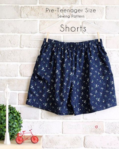 Free pattern: Shorts for tweens Pajamas Shorts Pattern, Shorts Pattern Sewing, Shorts Pattern Free, Sewing Shorts, Trendy Sewing Patterns, Shorts Pattern, Free Sewing Pattern, Sew Ins, Trendy Sewing